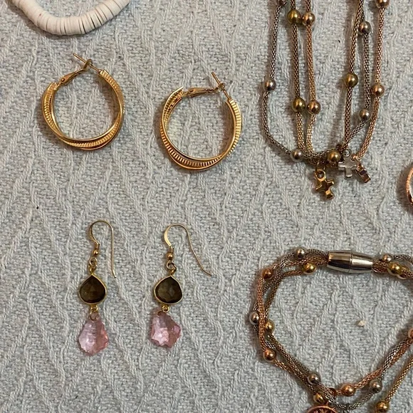 Bundle Jewelry 5 Necklaces 4 Bracelets 2 Pairs Earrings - Picture 3 of 6